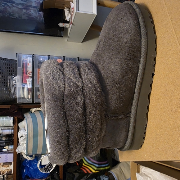 UGG Gray Boot - Picture 2 of 3